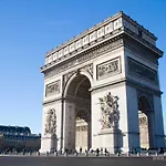 Refurbished Design Flat -near Champs-Elysées Paris
