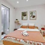 Well Decorated One Bedroom Aprtment In Heat Of Paris, Short Walk To Palais Garnier ,