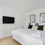 Pick A Flat\'S Apartment On Place Du Tertre