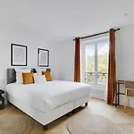 Pick A Flat\'S Apartment On Place Du Tertre