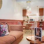Miss Marguerite Suite