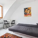 Charmant studio au cœur des Champs Elysées