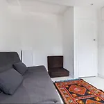 Charmant studio au cœur des Champs Elysées