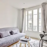 Charming Apartment In Paris