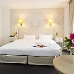 Hotel Saint-Petersbourg Opera & Spa