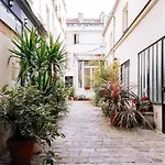 Unique And Bright Studio Apartment In Paris