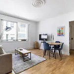 26 Montaigne/Place de l’Alma : Beautiful Apartment 4P
