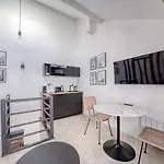 Ultra Central Historical Parisian Flat - Louvre