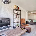 Luxurious Studio Republique Pierre Levé Free Netflix