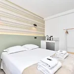 Cosy Bedroom Near Tour Eiffel Champs De Mars