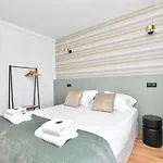 Cosy Bedroom - Tour Eiffel Champs De Mars 3A