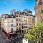 Coeur De Montorgueil Angle Tiquetonne Ensoleille