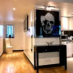 Champs Elysees Apartment 1