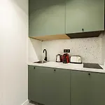 Magnifique Apartment - 1Br2P -Place De L\'Etoile