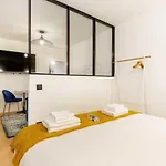 Magnifique Apartment - 1Br2P -Place De L\'Etoile