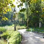 Au Petit Gnolles - 450M Metro - 100M Parc