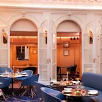 Hôtel Vernet Champs Elysées Paris