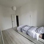 Appartement Tres Lumineux Porte De Saint-Cloud - F3 Avec Suite Parentale