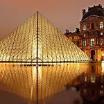 Suite Rivoli Musee Du Louvre