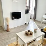 Apartment In The Heart Of Chinatown, Paris