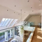 Superb Penthouse Apartment
