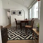 Appartement Au 2 Eme Etage Paris 2
