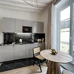 Canettes Deluxe Apartment