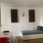 Studio Perfect For 2 Adults And 1 Kid, And Up To 2 Kids - Jourdain 20E, 25Mn To Louvre Via Line M11
