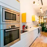 Chatelet - Louvre City Apartment