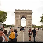 Apartment Champs Elysees 3