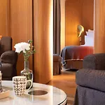 Hôtel Vernet Champs Elysées Paris