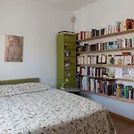 Spacious Cocoon In The Marais
