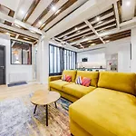 Spacious Apartment - 2Br 6P - Republique