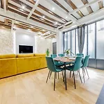 Spacious Apartment - 2Br 6P - Republique