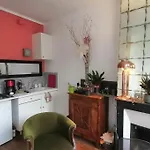 Appartement Avec Vue Exceptionnelle A Montmartre.