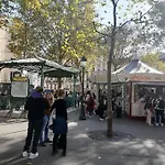 Appartement Avec Vue Exceptionnelle A Montmartre.