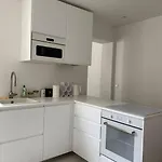 1 Bedroom Apartment In Montmartre