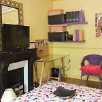 Cozy Love Nest Near Stade De France