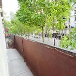 Cozy Haven Near Place De Nation