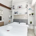 St Germain Des Pres City Apartment With Balcony