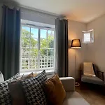 Spacious & Modern Flat Close To Parc Monceau