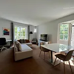 Spacious & Modern Flat Close To Parc Monceau