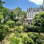 Spacious & Modern Flat Close To Parc Monceau