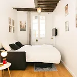 Le Marais & Pont Marie - City Apartment