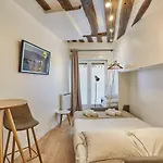 Studio Le Marais Renove / Paris Historique