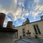 Loft Sous Les Toits En Plein Coeur De Montmartre!