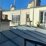 Loft Sous Les Toits En Plein Coeur De Montmartre!
