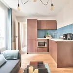 Cozy And Practical Apt In The 10Th Arrondissement