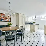 Luxury House In Paris