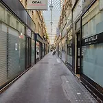 Rent A Room - 2P Passage Du Caire